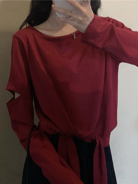 Proljetno-jesenska bluza s izrezanim motivima