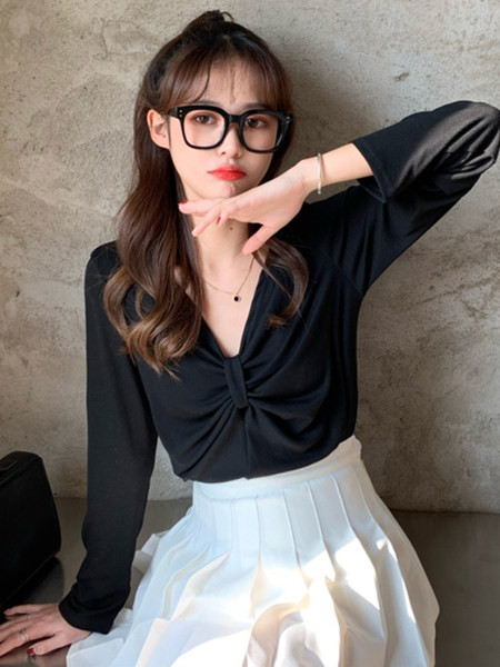 Ženska proljetna bluza s dugim rukavima