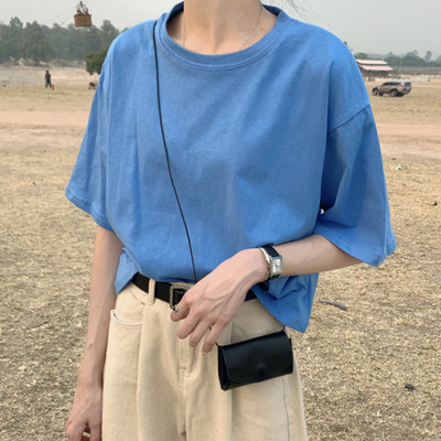 Καλοκαιρινό χαλαρό μπλουζάκι με 3/4 μανίκια και οβάλ ντεκολτέ