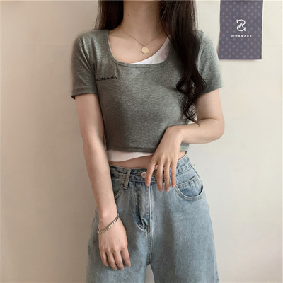 Γυναικείο μπλουζάκι με τετράγωνο λαιμόκοψη και κοντά μανίκια