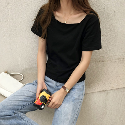 Γυναικείο ρετρό μπλουζάκι με τετράγωνο ντεκολτέ