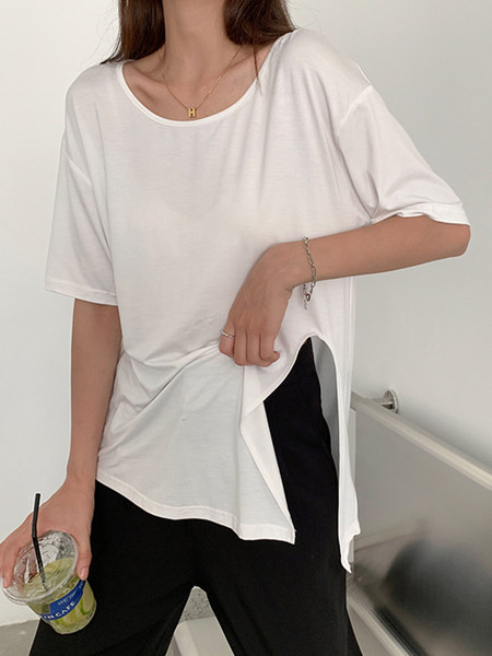 Široka ženska majica s prorezom