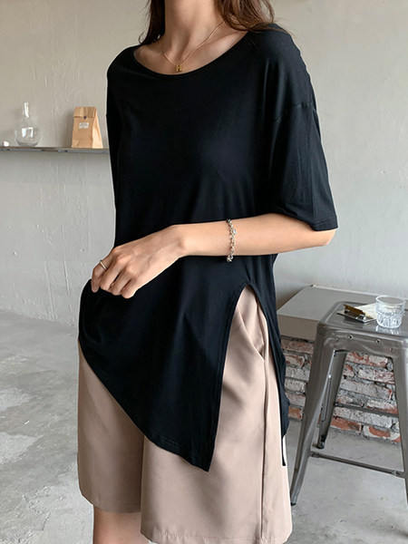 Široka ženska majica s prorezom