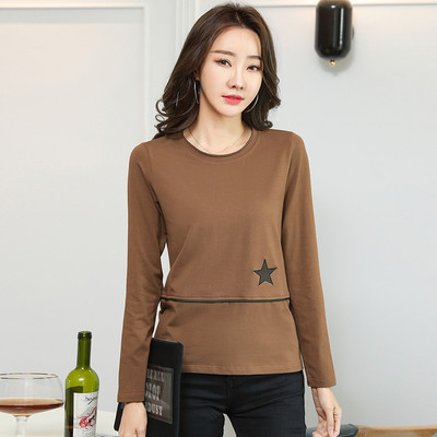 Γυναικεία μονόχρωμη μπλούζα με μακριά μανίκια και στρογγυλή λαιμόκοψη