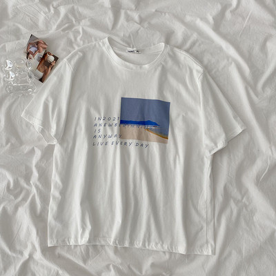 Ženska majica s aplikacijama i kratkim rukavima