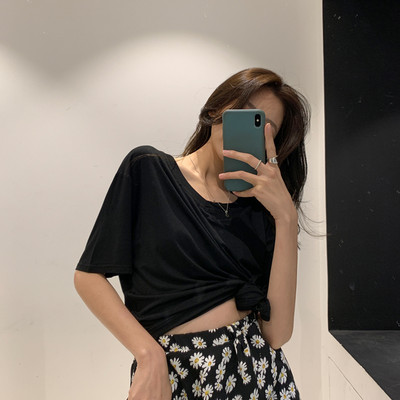 Καλοκαιρινό T-shirt δύο μοντέλα με σχήμα V και οβάλ λαιμόκοψη