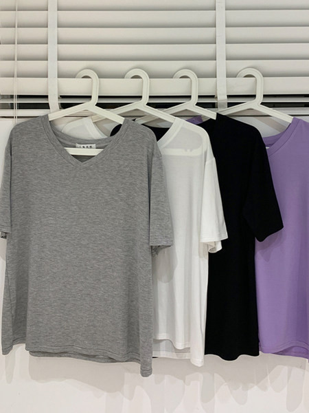 Καλοκαιρινό  T-shirt δύο μοντέλα με σχήμα V και οβάλ λαιμόκοψη