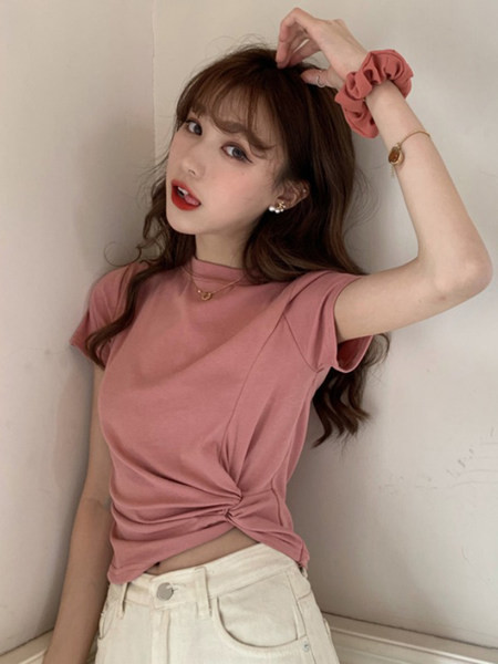 Ženska kratka majica s 3/4 rukavima skupljenim sa strane