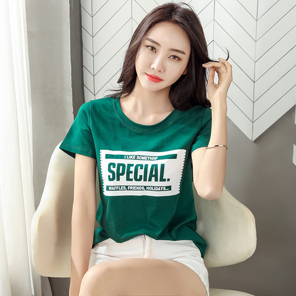 Novi model ženske majice sa ovalnim izrezom i aplikacijom u tri boje