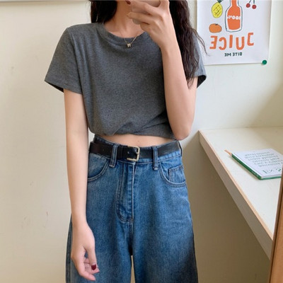 Εντοιχισμένο μονόχρωμο μπλουζάκι με κοντά μανίκια