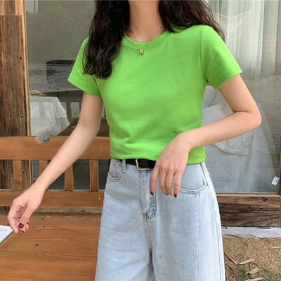 Εντοιχισμένο μονόχρωμο μπλουζάκι με κοντά μανίκια