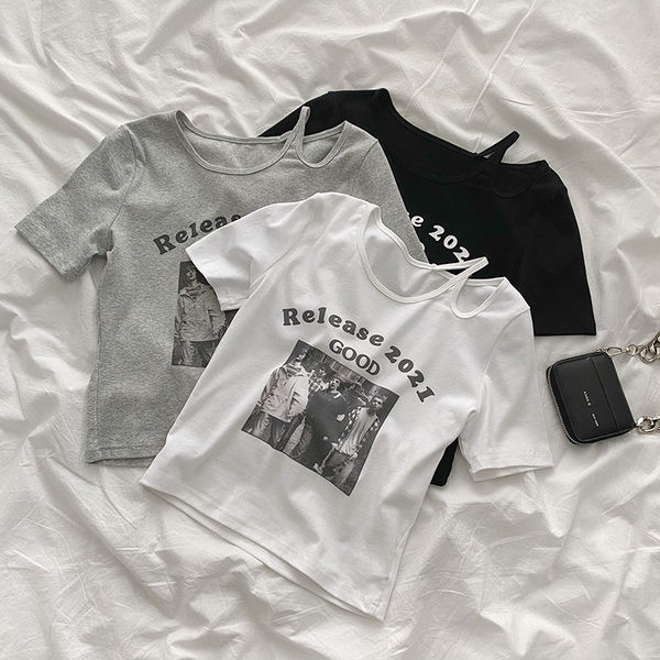 Μοντέρνο γυναικείο μπλουζάκι με απλικέ και κοντά μανίκια