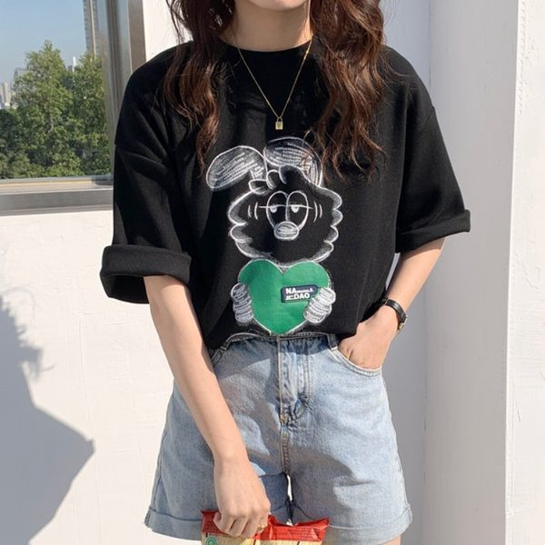 Naujo modelio vasariniai marškinėliai su spalvotomis aplikacijomis