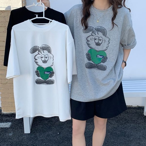 Naujo modelio vasariniai marškinėliai su spalvotomis aplikacijomis