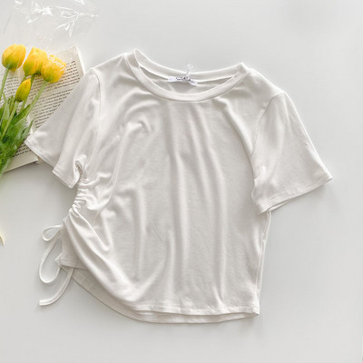 Γυναικείο απλό μπλουζάκι με στρογγυλή λαιμόκοψη και κορδόνια