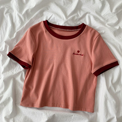 Γυναικείο ροζ μπλουζάκι με κεντήματα και κοντά μανίκια