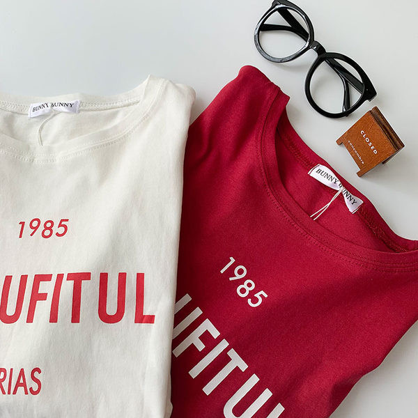 Γυναικείο καλοκαιρινό μπλουζάκι με επιγραφή και κοντά μανίκια