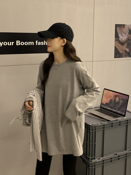 Γυναικεία μπλούζα με μακριά μανίκια και σχισμή στο πλάι