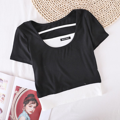 Casual γυναικεία μπλούζα με κοντά μανίκια σε λευκό και μαύρο χρώμα