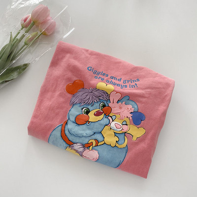 Moteriški marškinėliai su spalvotomis aplikacijomis ir trumpomis rankovėmis