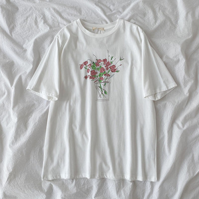 Casual γυναικείο μπλουζάκι με floral απλικέ