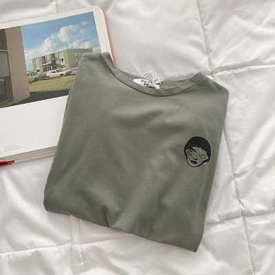 Γυναικείο μπλουζάκι με απλικέ και οβάλ λαιμόκοψη σε δύο χρώματα