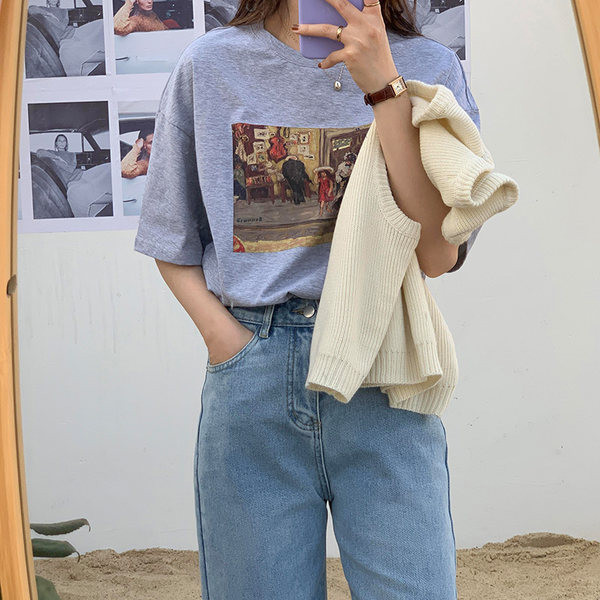 Moderna ljetna majica s printom u boji