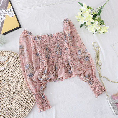 Ženska ležerna bluza golih ramena i cvjetnog uzorka