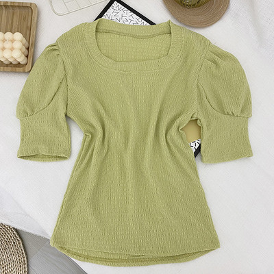 Γυναικεία μονόχρωμη μπλούζα με κοντά μανίκια και στρογγυλή λαιμόκοψη κατάλληλη για το καλοκαίρι