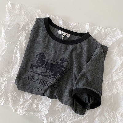 Γυναικείο φαρδιά μπλουζάκι με απλικέ