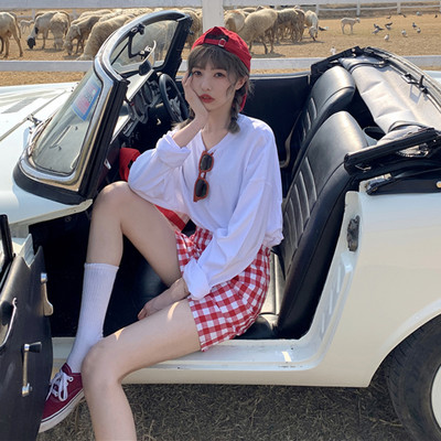 Ευρεία μπλούζα άνοιξη-φθινόπωρο με οβάλ ντεκολτέ