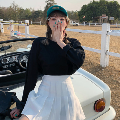 Ευρεία μπλούζα άνοιξη-φθινόπωρο με οβάλ ντεκολτέ