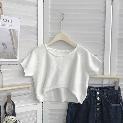 Tricou scurt de dama cu decolteu oval si maneci scurte