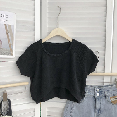 Tricou scurt de dama cu decolteu oval si maneci scurte