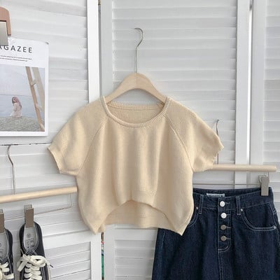 Tricou scurt de dama cu decolteu oval si maneci scurte