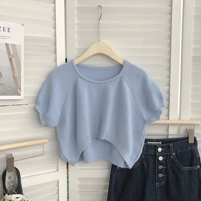 Tricou scurt de dama cu decolteu oval si maneci scurte