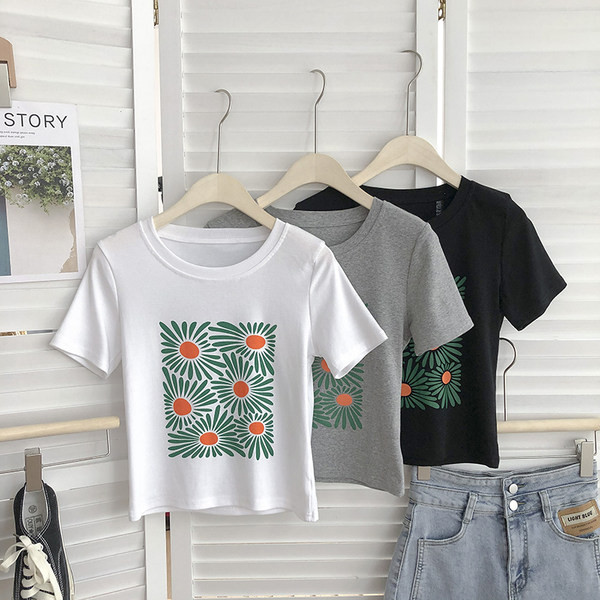 Ženska majica kratkih rukava sa printom u tri boje