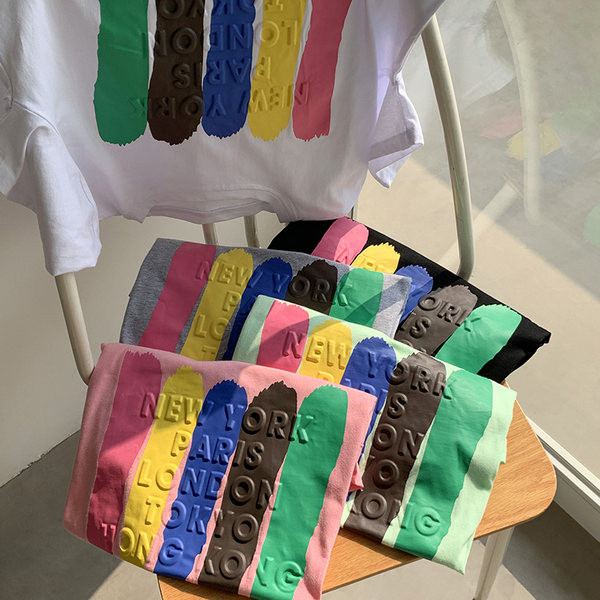 Μοντέρνο καλοκαιρινό μπλουζάκι με πολύχρωμες επιγραφές - νέο μοντέλο