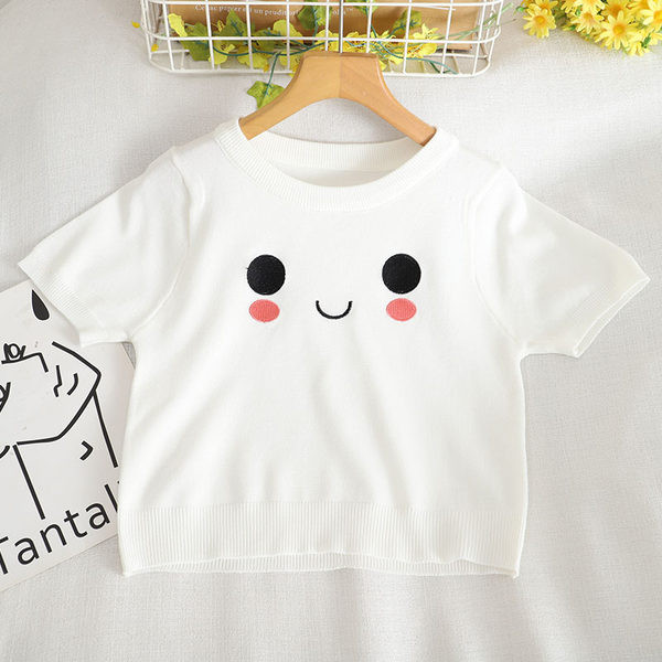 Νέο μοντέλο γυναικείο μπλουζάκι με κοντά μανίκια και απλικέ