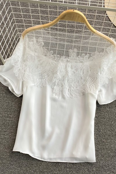 Novi model ženske bluze sa čipkom i kratkim rukavima u bijeloj i crnoj boji