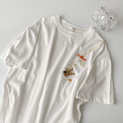 Γυναικείο casual μπλουζάκι με κέντημα και κοντά μανίκια