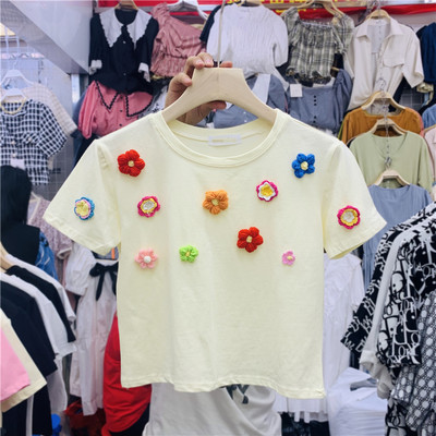 Moderna ženska majica s 3D elementom i ovalnim dekolteom