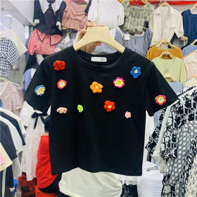 Moderna ženska majica s 3D elementom i ovalnim dekolteom