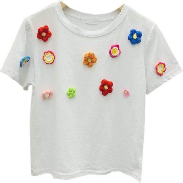 Moderna ženska majica s 3D elementom i ovalnim dekolteom