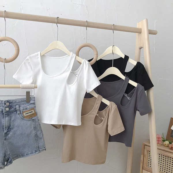 Jednobojna ženska majica s okruglim izrezom i kratkim rukavima