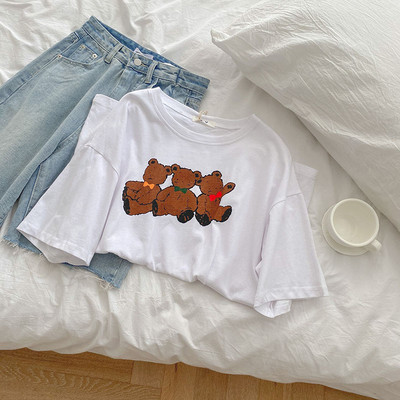 Casual γυναικείο μπλουζάκι με απλικέ αρκουδάκι και κοντά μανίκια