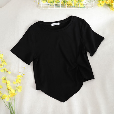 Γυναικείο ασύμμετρο μπλουζάκι με στρογγυλή λαιμόκοψη