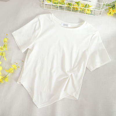 Γυναικείο ασύμμετρο μπλουζάκι με στρογγυλή λαιμόκοψη