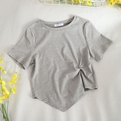 Γυναικείο ασύμμετρο μπλουζάκι με στρογγυλή λαιμόκοψη