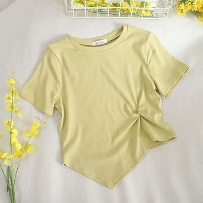 Γυναικείο ασύμμετρο μπλουζάκι με στρογγυλή λαιμόκοψη